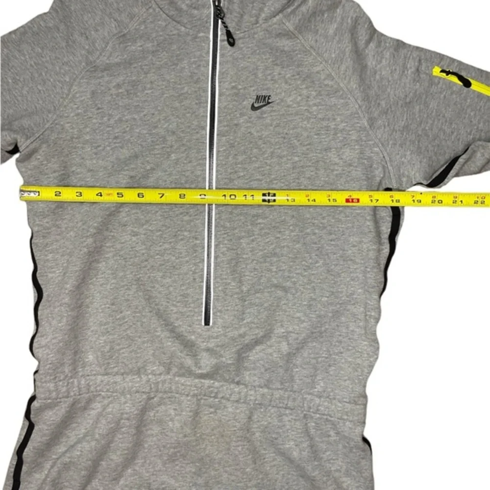 Nike AW 77 Women's Hoody Hoodie Medium Jacket Grey Pullover Sweater 437014-063‎